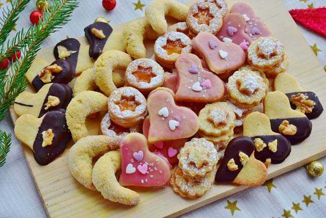 Plätzchen selber backen zusammen mit der ganzen Familie